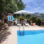 Vicky's By V Bed & Breakfast Papasidero