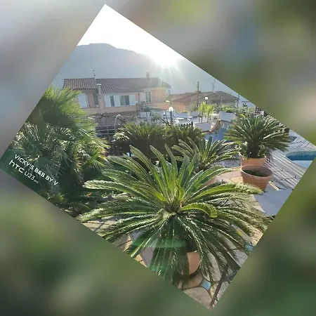 Vicky's By V Bed & Breakfast