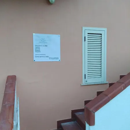 Vicky's By V Bed & Breakfast Papasidero