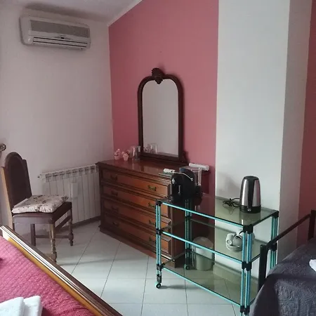 Vicky's By V Bed & Breakfast Papasidero