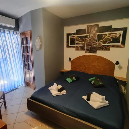 Vicky's By V Bed & Breakfast *