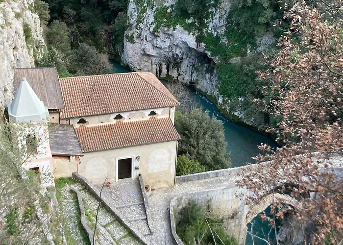 Vicky's By V Alojamento de Acomodação e Pequeno-almoço Papasidero