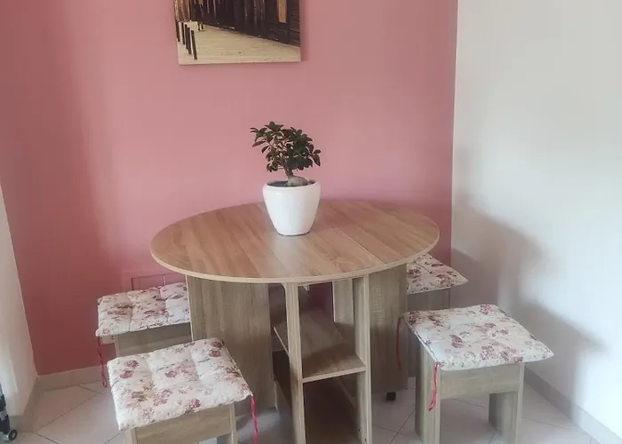 Vicky's By V Papasidero